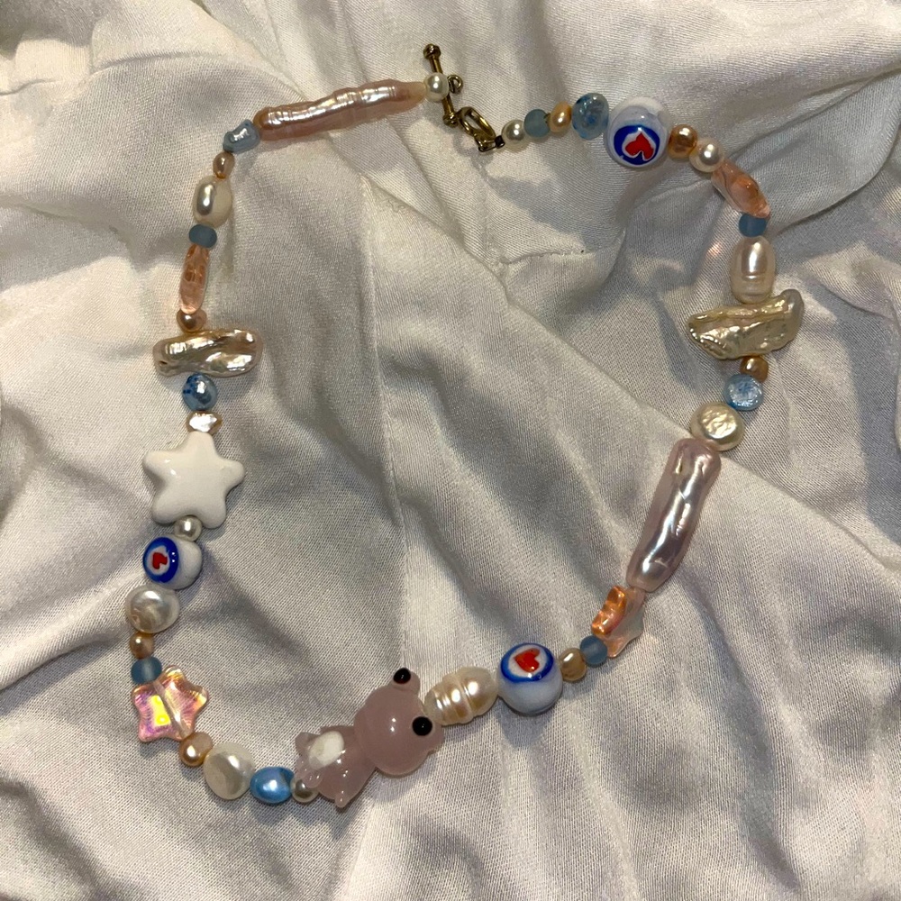 Cute chocker necklace with frog and pearls pink and blue